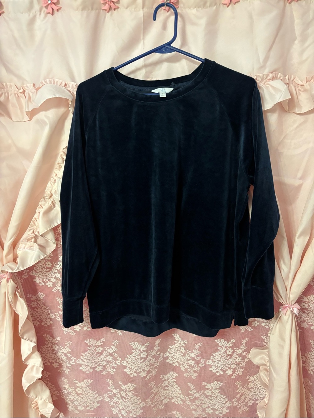 Time and Tru Black Velvet Crewneck Pullover